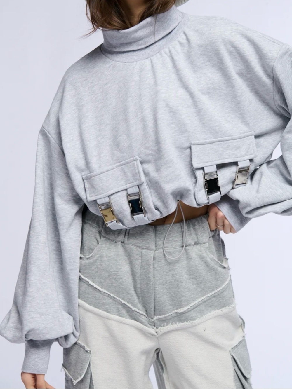 AKIRA Light Gray Cropped Turtleneck Shirt/Sweater